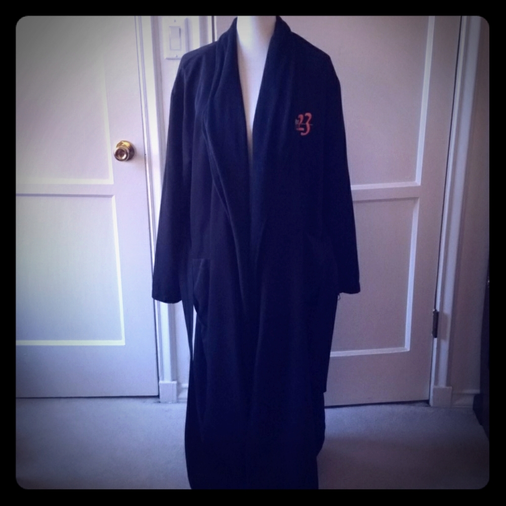 Suite Repose plush black robe from the feature film The Number 23